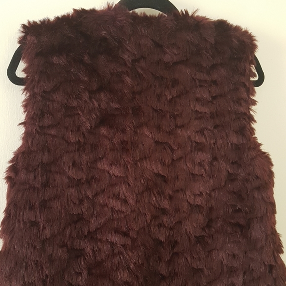 Faux Fur Vest - Picture 4 of 4